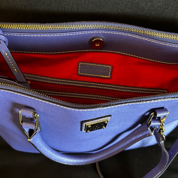 Dooney and Bourke large tote - Picture 2 of 2